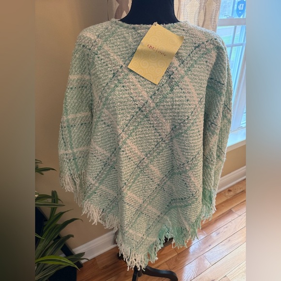 Boyne Valley Weavers Made in Ireland Fringed Poncho Green Plaid OS Wool/Alpaca - Picture 4 of 12